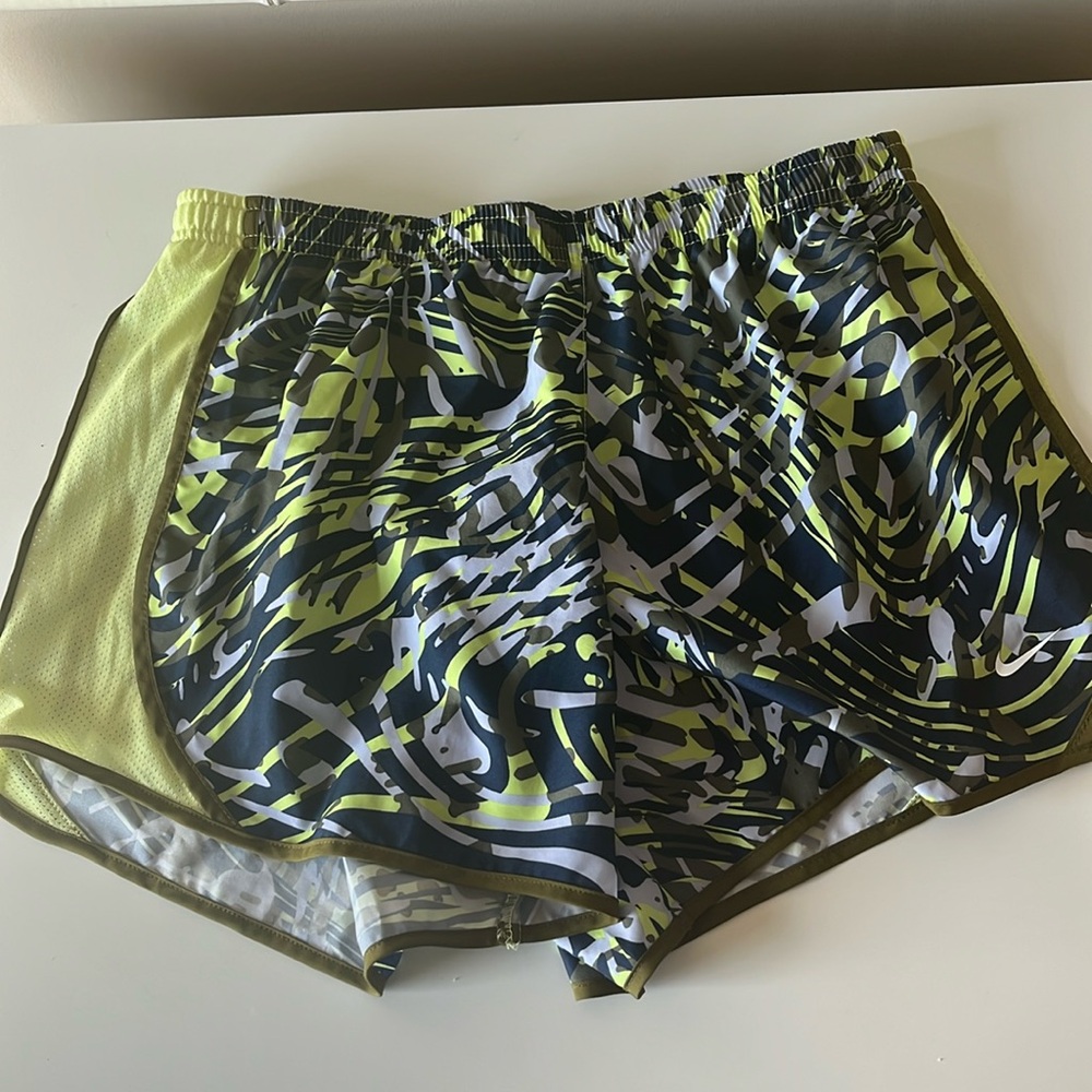 Nike girls shorts size XL